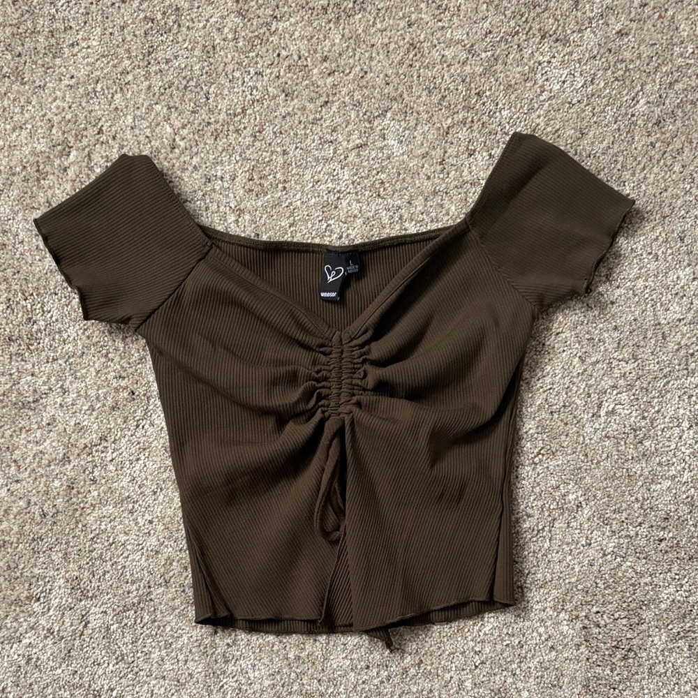 Windsor Olive Off-Shoulder Crop Top